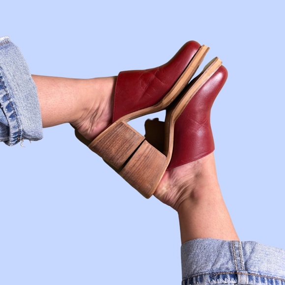 Chunky Red Leather Clogs - Picture 2 of 7